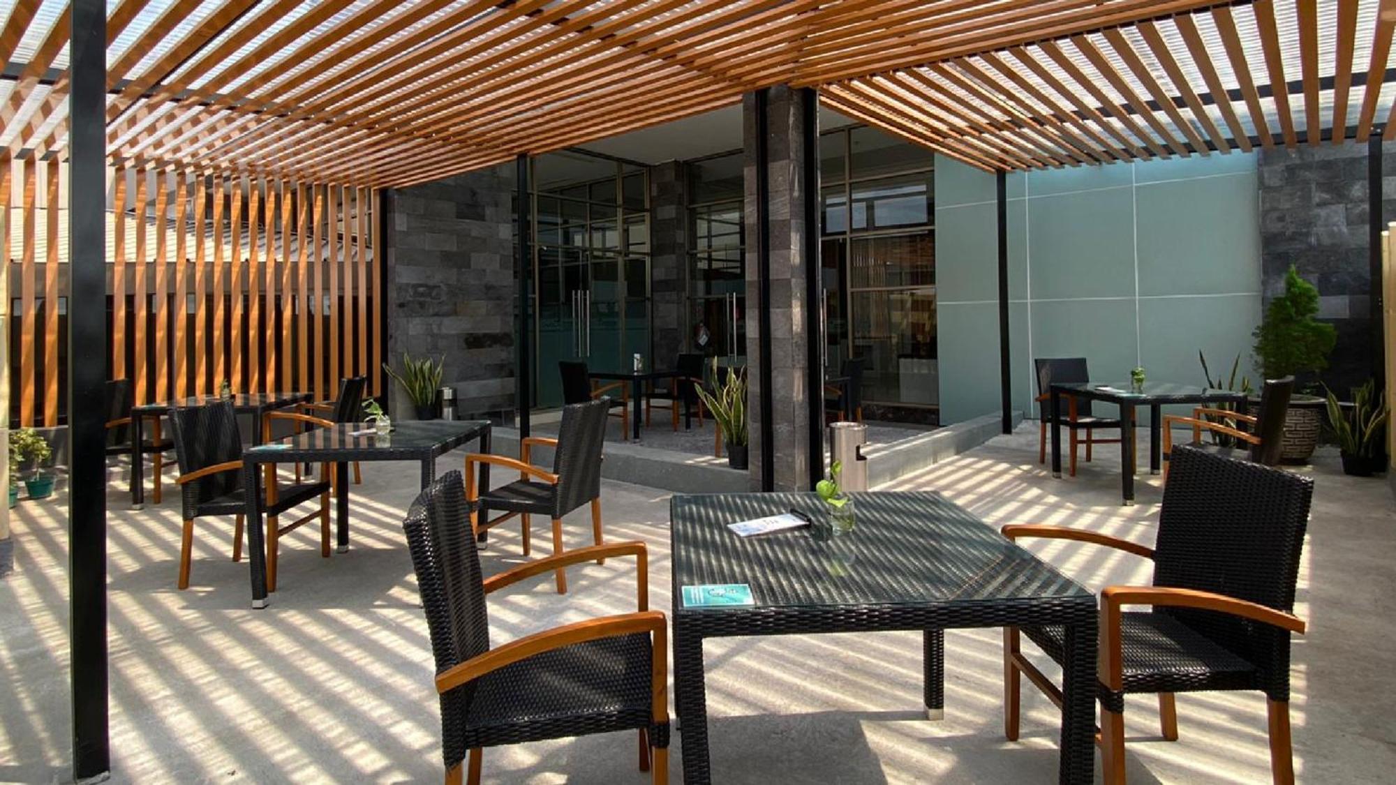 Hotel Ayola Sunrise Mojokerto Ngoại thất bức ảnh